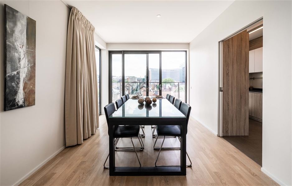 High standard furnished penthouse in the heart of the European area