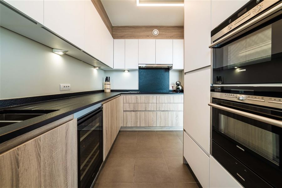 High standard furnished penthouse in the heart of the European area