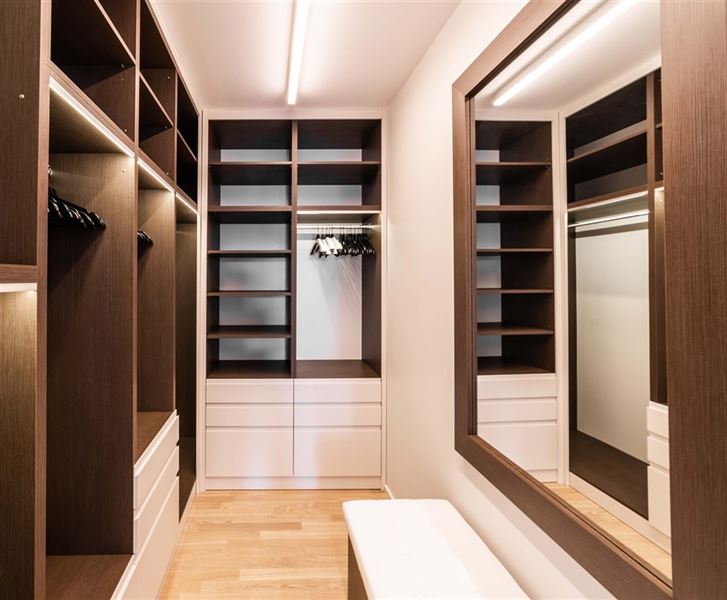 High standard furnished penthouse in the heart of the European area