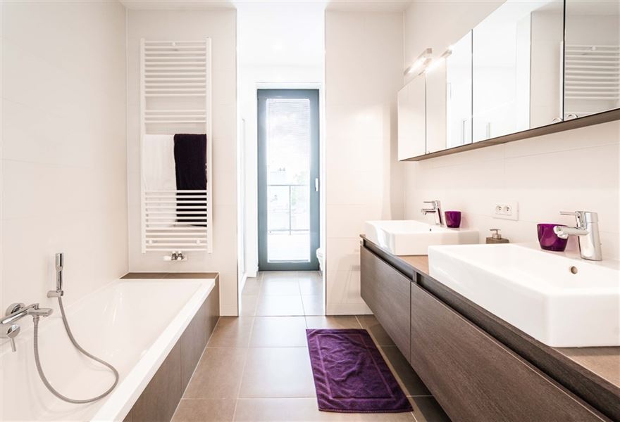 High standard furnished penthouse in the heart of the European area