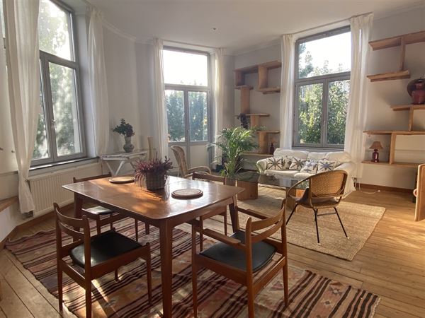 Gemeubileerd triplex Pl Flagey étangs d'Ixelles