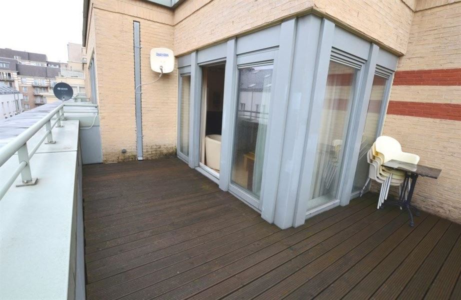 Gemeubeld appartement vlakbij EU