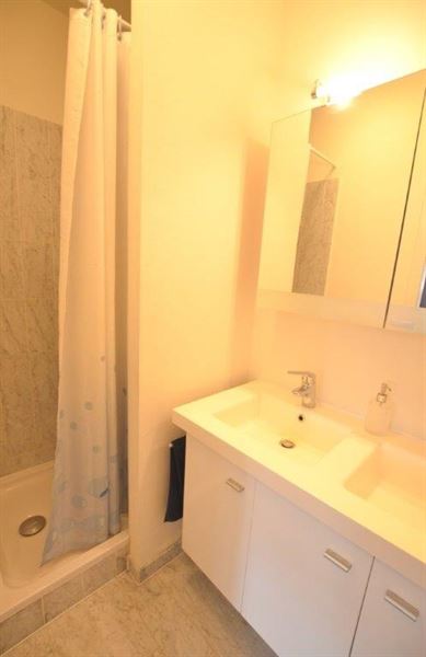 Gemeubeld appartement vlakbij EU