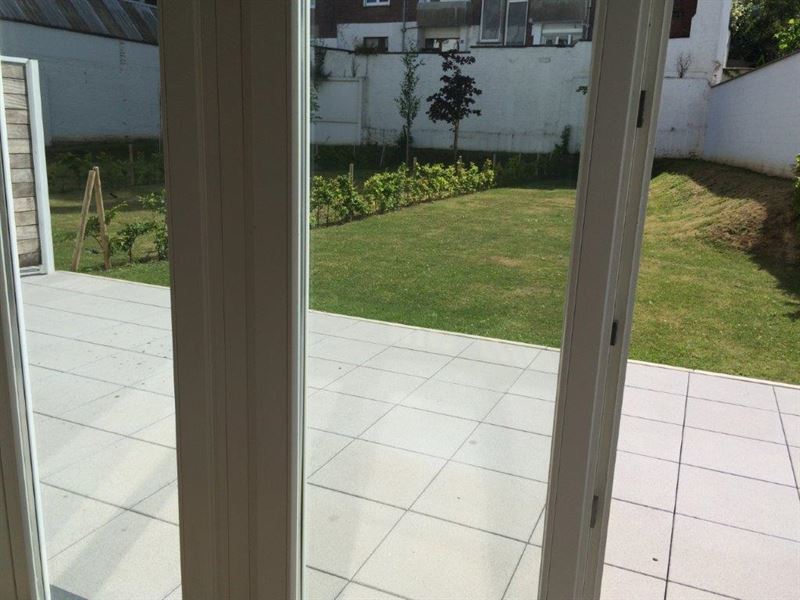 Appartement rez de chaussée meublé près d l'UE