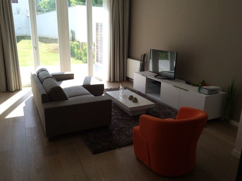 Appartement rez de chaussée meublé près d l'UE