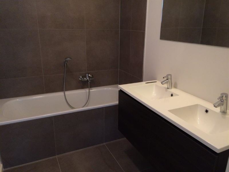 Appartement rez de chaussée meublé près d l'UE