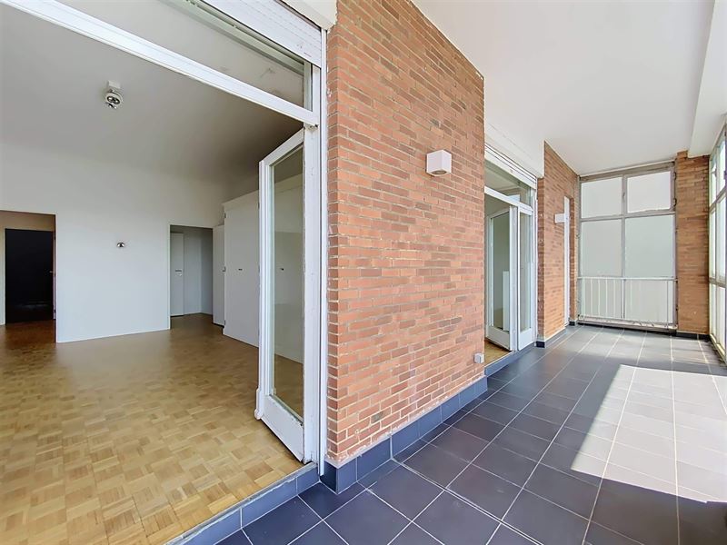 Louise nabij het Terkamerenbos. Prachtig klasse appartement volledig gerenoveerd in een hedendaagse stijl.
