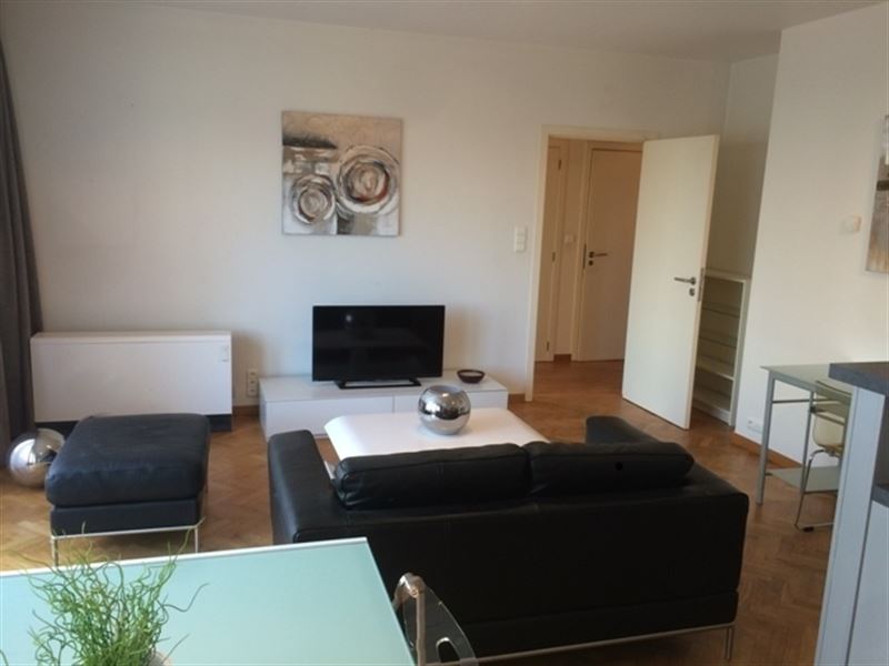 Gemeubeld modern appartement nabij EU