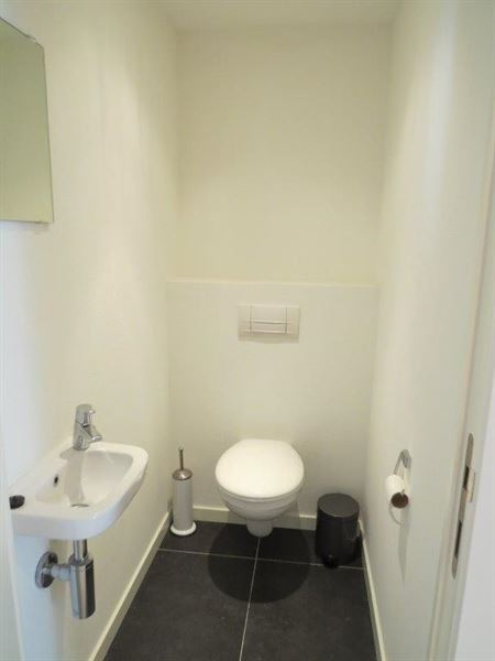 Gemeubeld modern appartement nabij EU