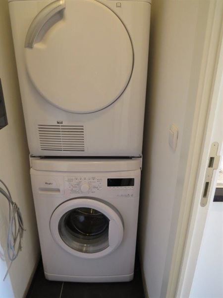 Gemeubeld modern appartement nabij EU