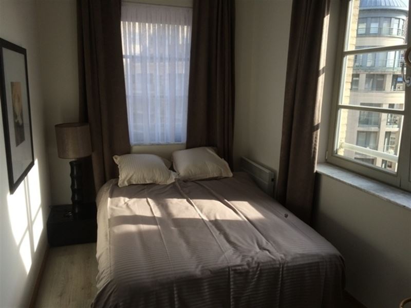 Gemeubeld modern appartement nabij EU