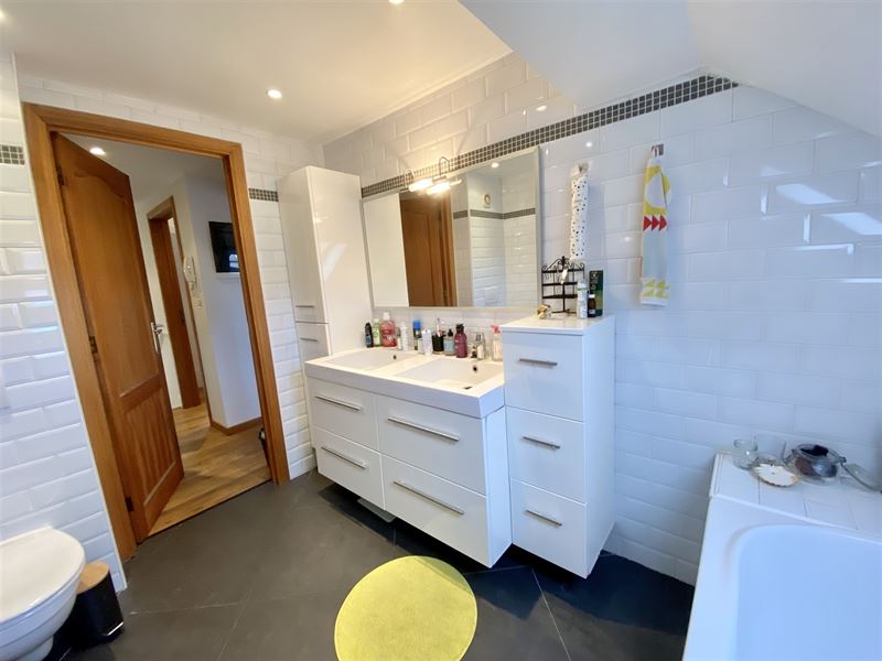 Helder gemeubeld appartement
