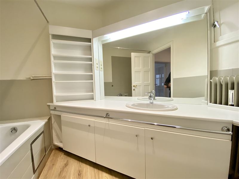 Appartement a deux pas de Louis Lepoutre