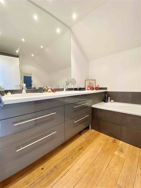 Duplex dans arrière maison