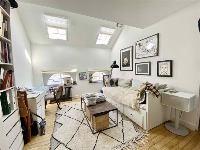 Apartment furnished