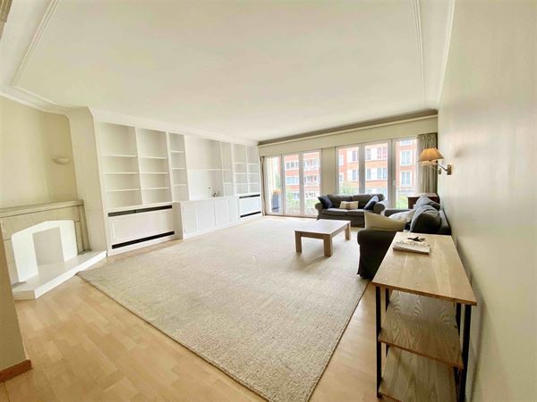 Prachtig gerenoveerd appartement nabij Louizalaan