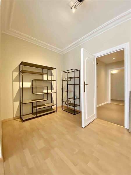 Bel appartement rénové près de l'avenue Louise