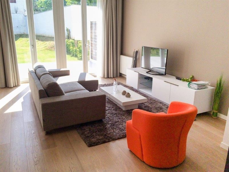 Appartement rez de chaussée meublé près d l'UE