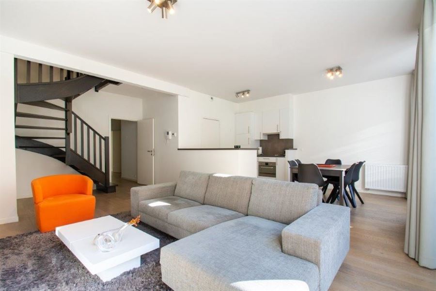 Appartement rez de chaussée meublé près d l'UE