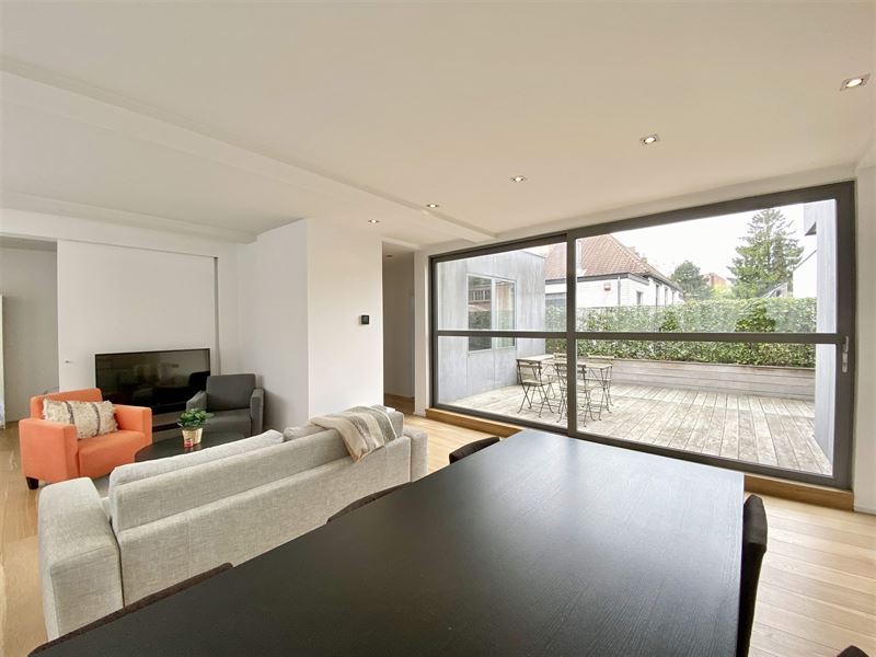 Zeer mooie gemeubileerde flat met terras