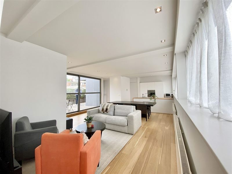 Zeer mooie gemeubileerde flat met terras