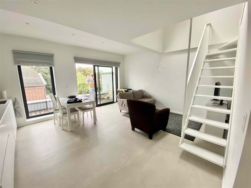 Furnished apartment a stone's throw from EU