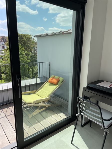 Furnished apartment a stone's throw from EU