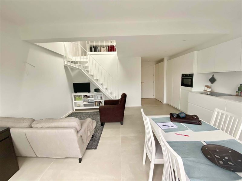 Furnished apartment a stone's throw from EU