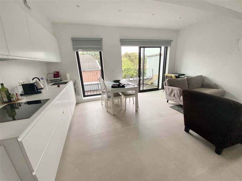 Furnished apartment a stone's throw from EU