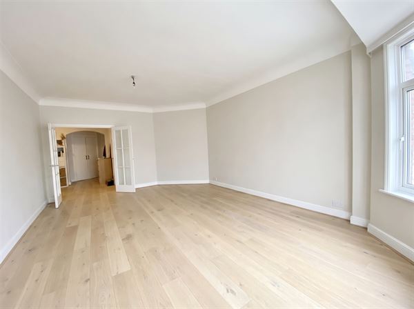Appartement a deux pas de Louis Lepoutre