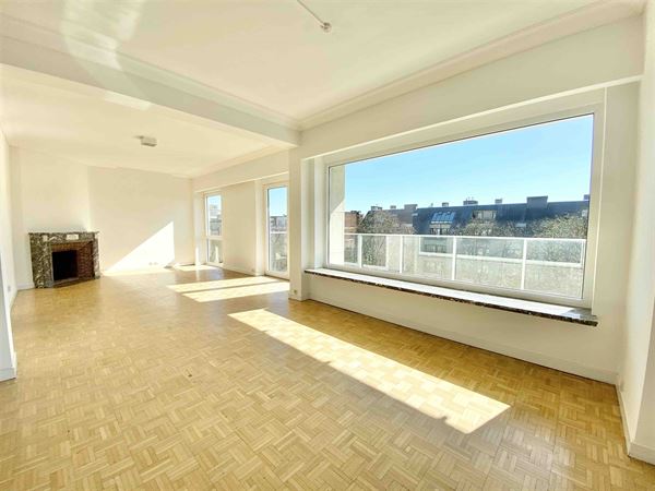 Licht 3 slaapkamers met terras.