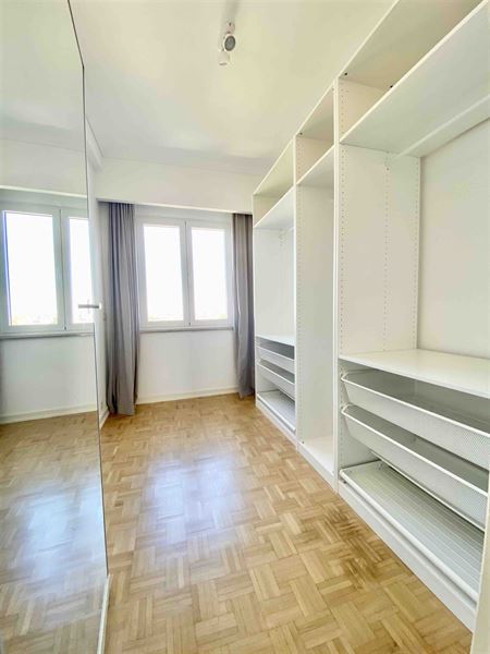 Licht 3 slaapkamers met terras.