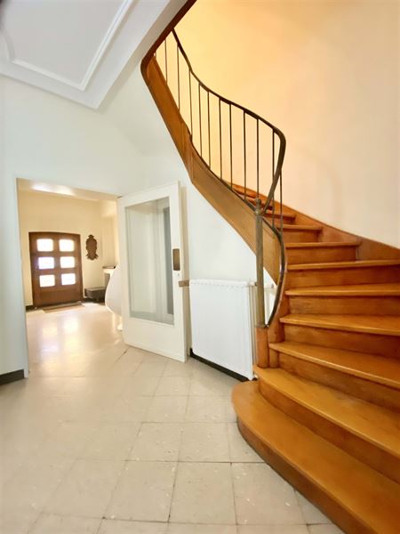 Maison Bourgeoise 6 chs + prof libérale