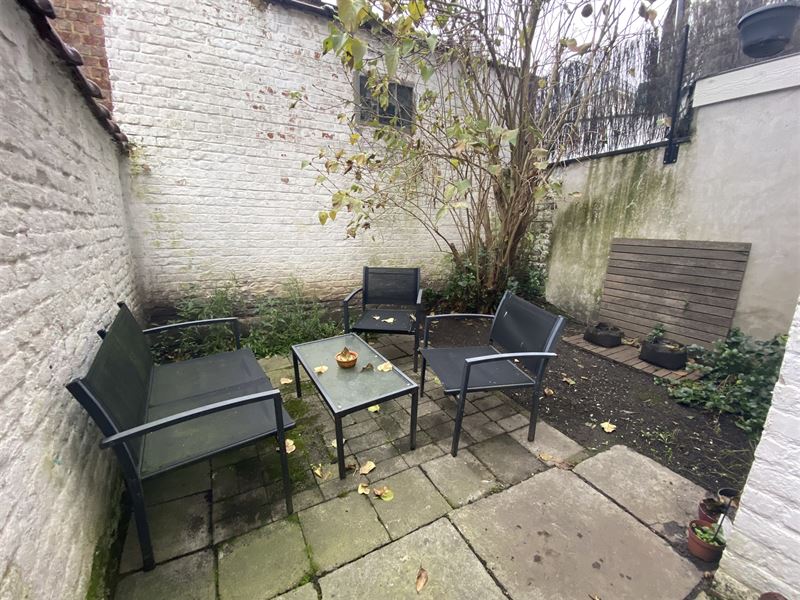 Appartementenhuis met 4 wooneenheden nabij Louise