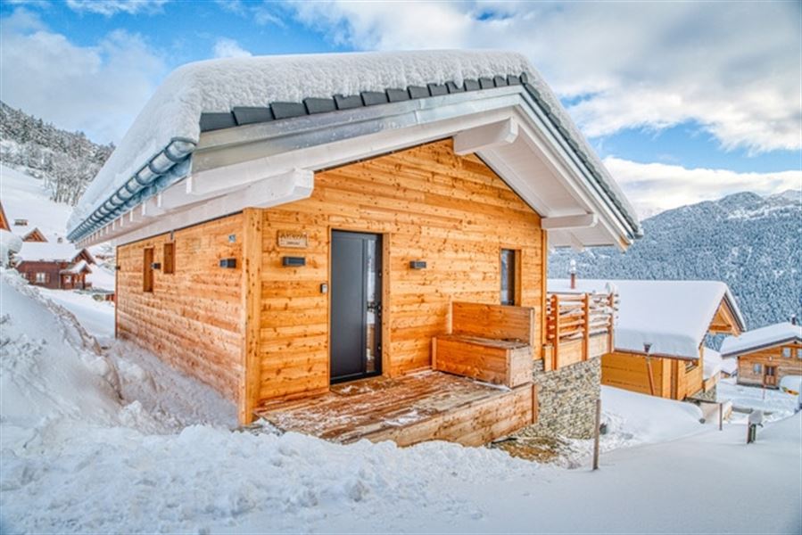 Fabulous 3 bedroom chalet with large terrace