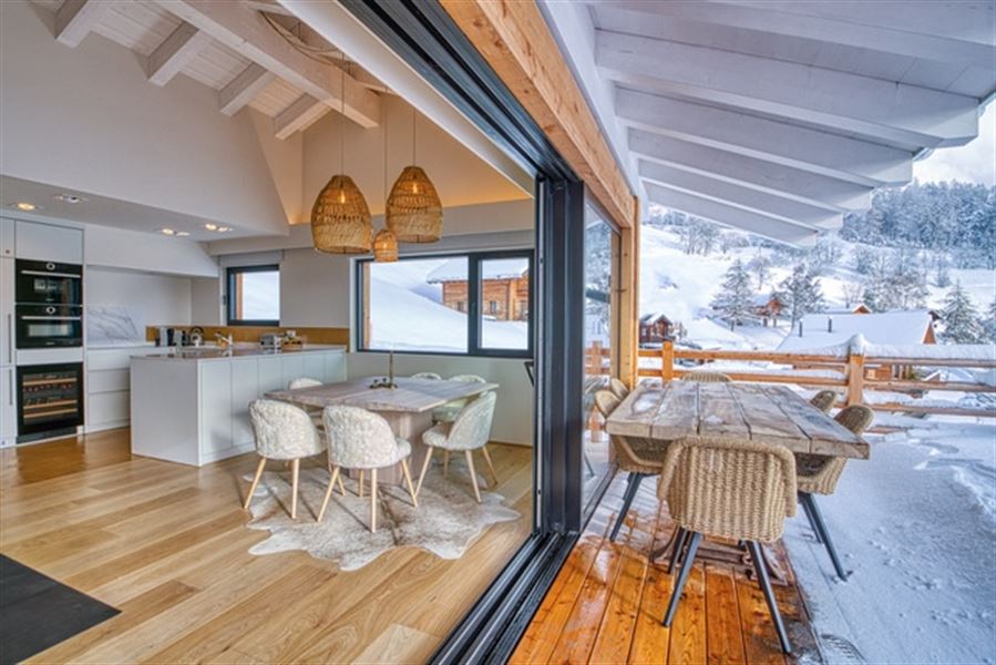Fabulous 3 bedroom chalet with large terrace