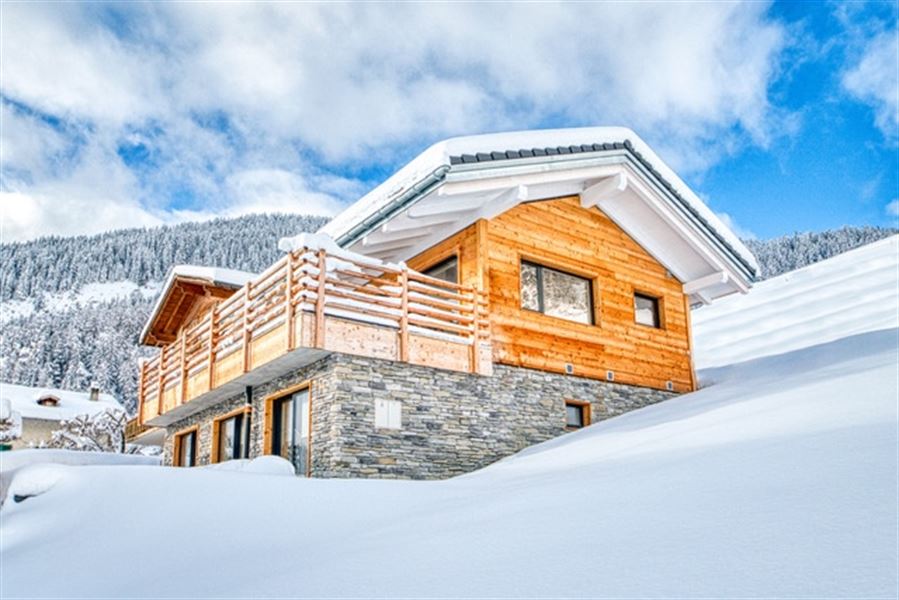 Fabulous 3 bedroom chalet with large terrace