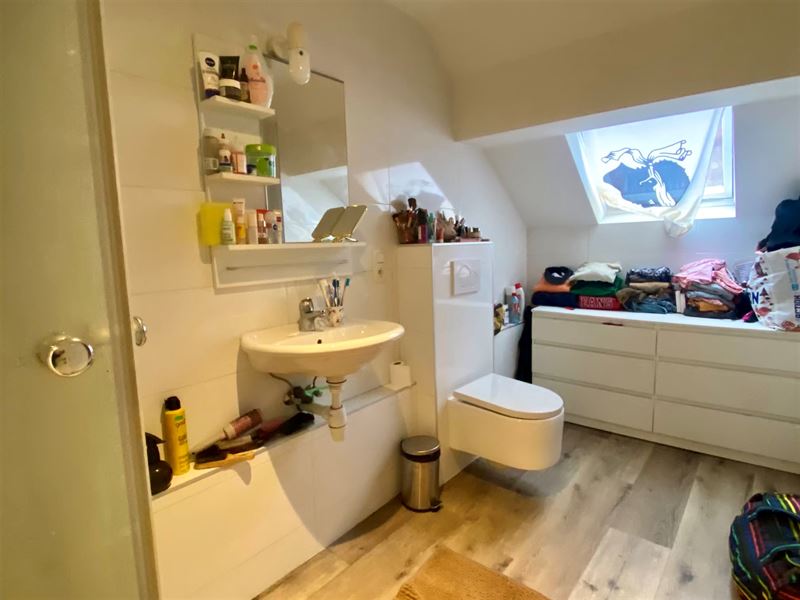 Appartementenhuis met 4 wooneenheden nabij Louise