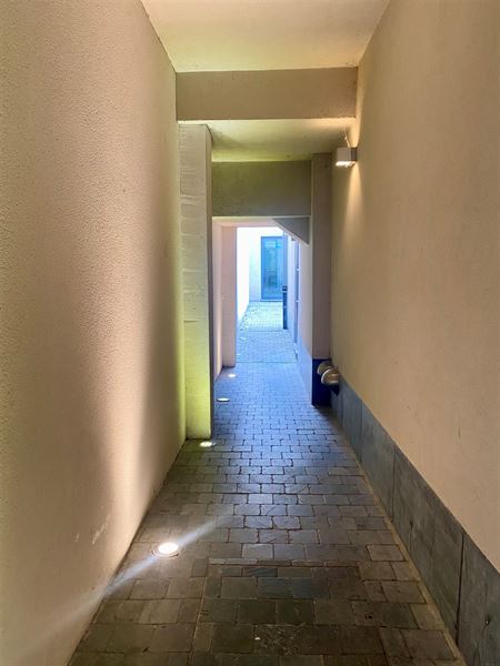 Licht 132m2 duplex in achterhuis 