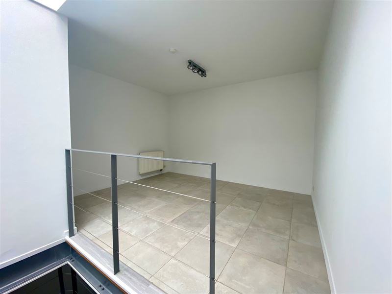 Licht 132m2 duplex in achterhuis 