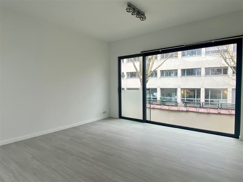 Licht 132m2 duplex in achterhuis 