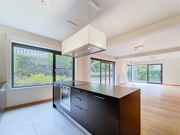 Appart. in achtergebouw met 50m2 terras