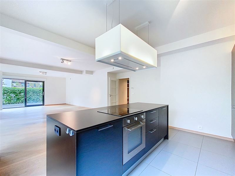 Appart. in achtergebouw met 50m2 terras