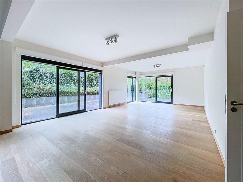 Appart. in achtergebouw met 50m2 terras