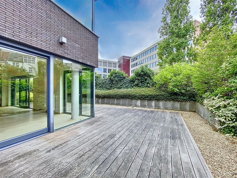 Appart. in achtergebouw met 50m2 terras