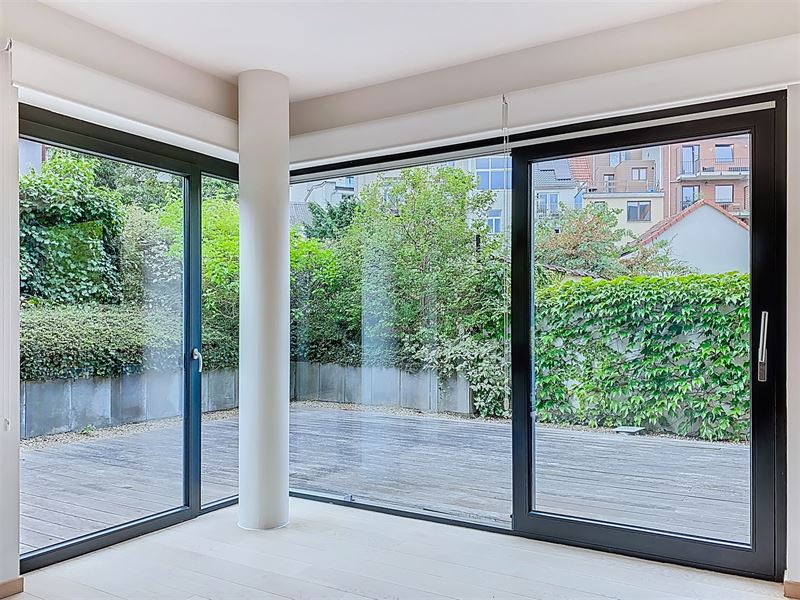 Appart. in achtergebouw met 50m2 terras