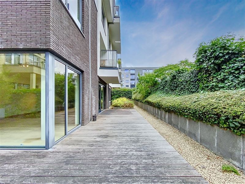 Appart. in achtergebouw met 50m2 terras