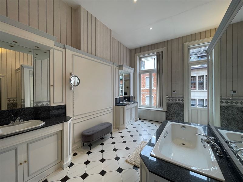 Dubbel GEMEUBILEERD Herenhuis 800m2