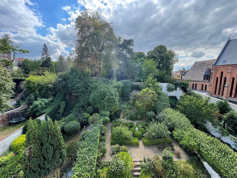 Dubbel GEMEUBILEERD Herenhuis 800m2