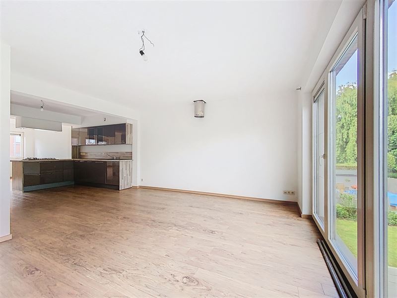 Twee verdiepingen tellend huis PEB B